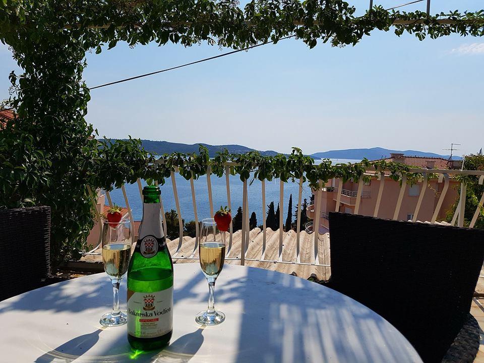 Adriatic Apartments Трогир Екстериор снимка